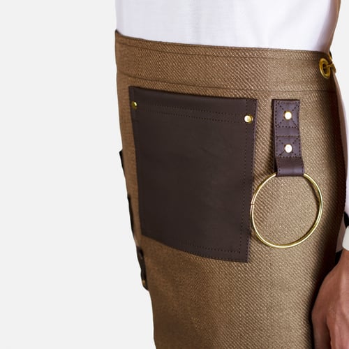 مريلة نصف بلون بيج وبني