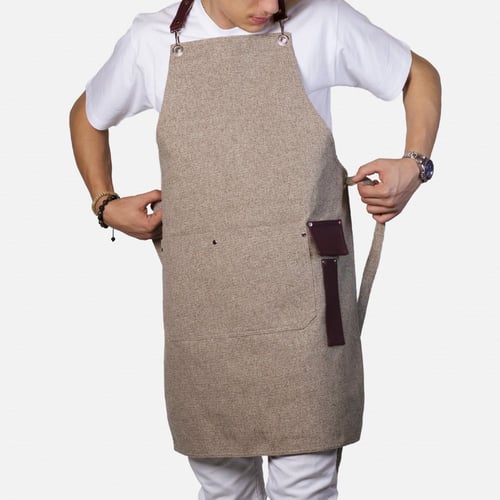 مريلة بلون بني فاتح مع جلد باللون البني