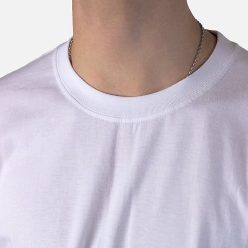 تيشرت أبيض مع تطريز الشعار أو الاسم (أمام أو بالخل...