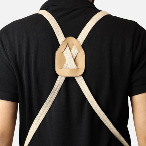 مريلة بدرجات البني الغامق والفاتح والبيج