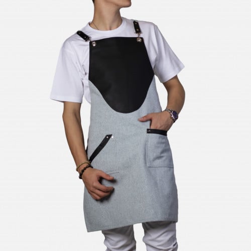 مريلة بلون رصاصي فاتح مع جلد علوي باللون الأسود