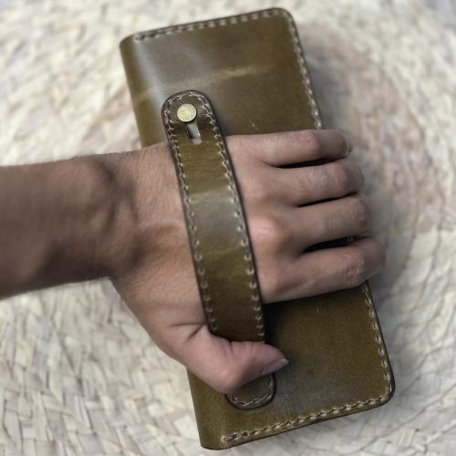 محفظة جلد طبيعي حجم كبير نظام طي زيتوني معتق (بني...
