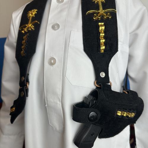 محزم سيفين ونخلة لون اسود للأطفال