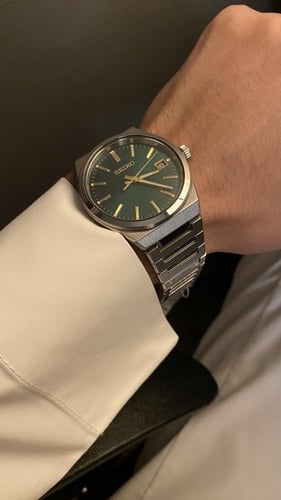 ساعة سيكو كوارتز - حجم ٣٩ لون أخضر مذهب