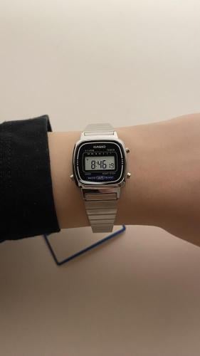 ساعة كاسيو رقمية نسائي فضي LA670WA-1