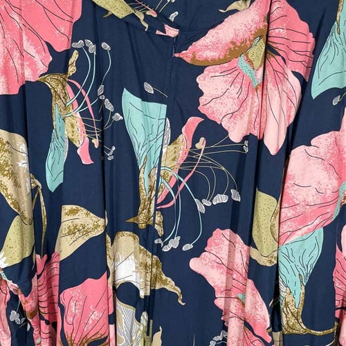 دُجى – شرشف صلاة بسحاب أمامي باللون الكحلي الملكي