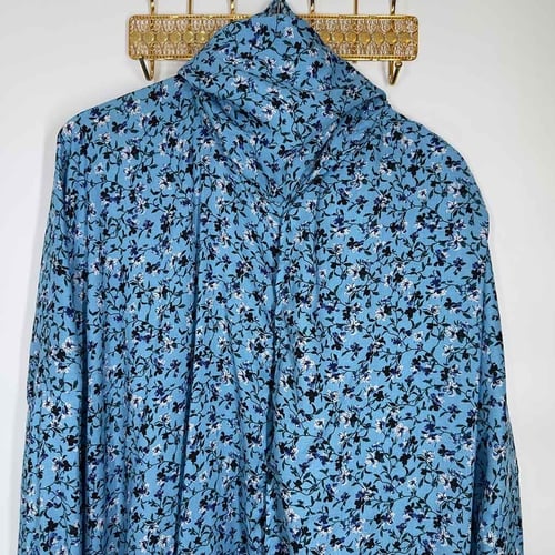 نور – شرشف صلاة بسحاب أمامي باللون الأزرق الزاهي