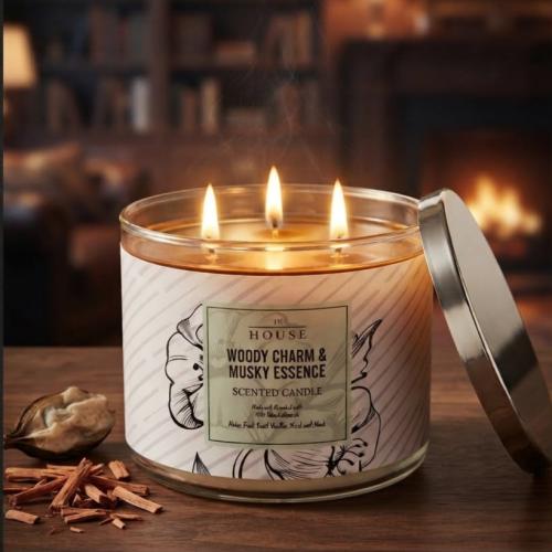 Woody Charm & Musky Essence Candle 320g