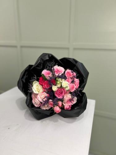 Mixed flower bouquet medium size (number 044)