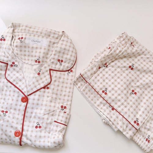 بجامة الكرز بالكاروهات