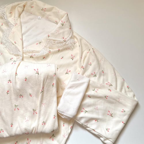 بجامة الزهور الشتوية