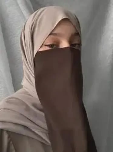 قناع وجه عربي محافظ بحزام مطاطي بسيط