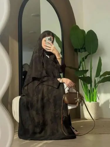 عباية نسائية أنيقة بطبعة زهور وأكمام طويلة