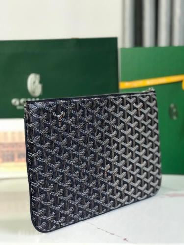 Goyard pouch