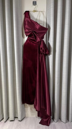 فستان سهرة مخمل لونين