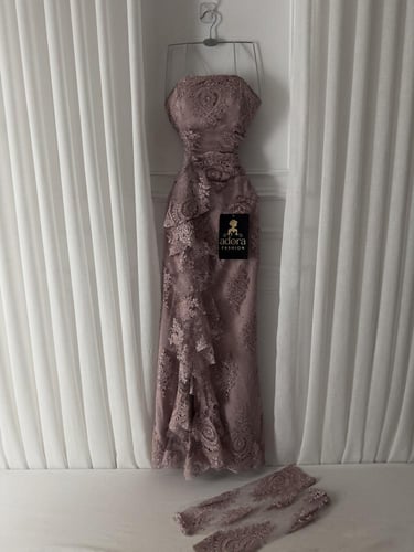 فستان دانتيل قصة مميزة