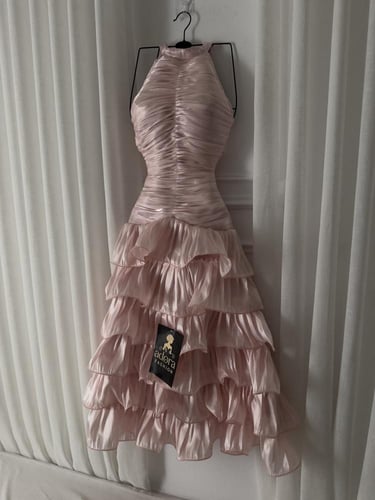 فستان ناعم وردي قصير