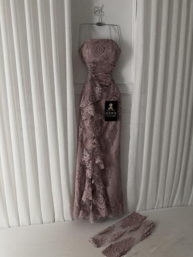 فستان دانتيل قصة مميزة