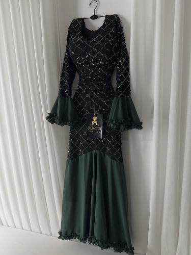 فستان سهرة تطريز فخم اكمام مميزة