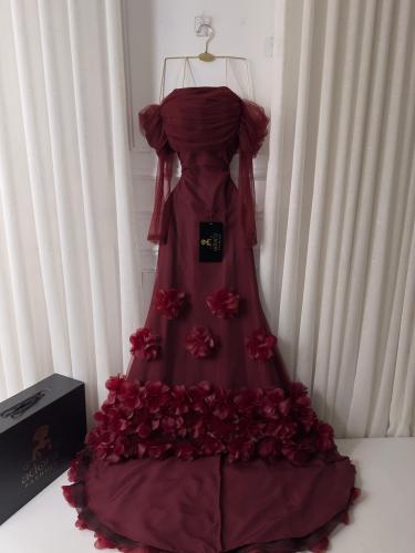 Red evening dress, luxurious velvet
