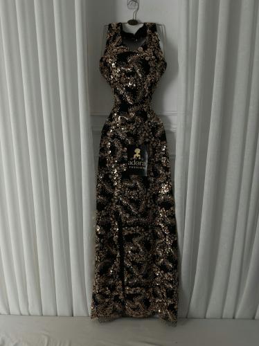 فستان سهرة اسود تطريز ذهبي كامل