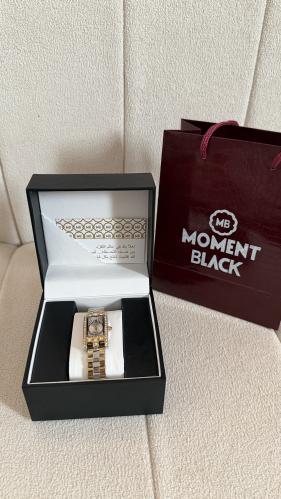 Moment Black