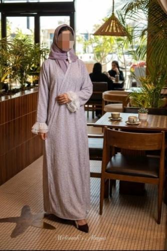 عباية زاهية