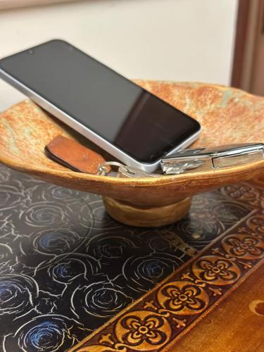 صحن سيراميك "إيرث" بقاعدة ذهبية