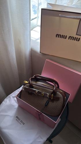 شنطة ميو ميو