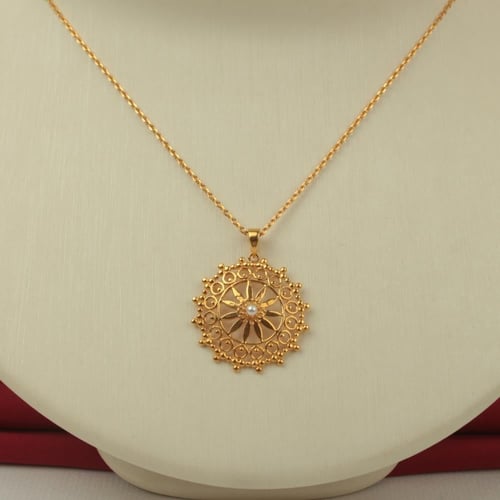 عقد ذهب عيار 21