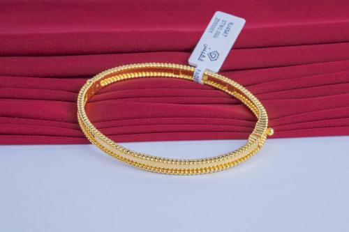 اسوارة ذهب بنجل تصميم إيطالي عيار 18 الوزن 15.96 ج...