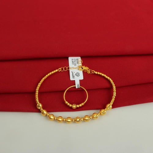 سواره واقفه مع خاتم عيار 21