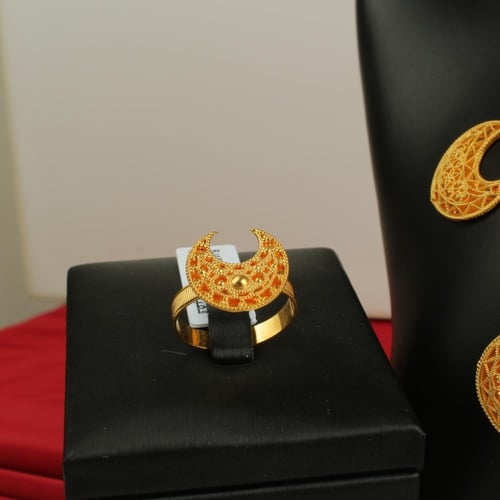 طقم ذهب عيار 21