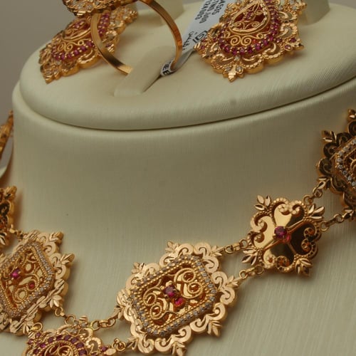 طقم خناقي وسام فقيش عيار 21 الوزن 45.20 جم