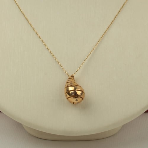 عقد ذهب عيار 18