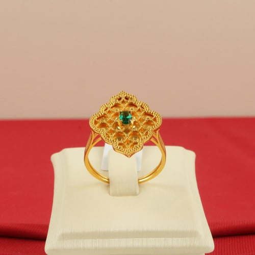 خاتم ذهب عيار 21 تصميم خاص الوزن 3.60 جم