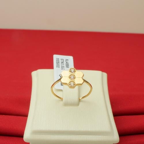 18 karat gold ring