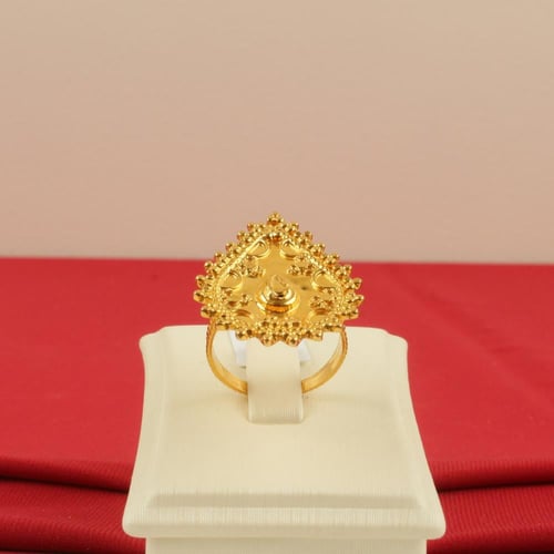 خاتم ذهب عيار 21 تصميم عصري الوزن 4.13 جم