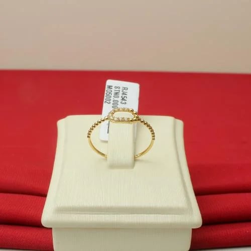 18 karat gold ring