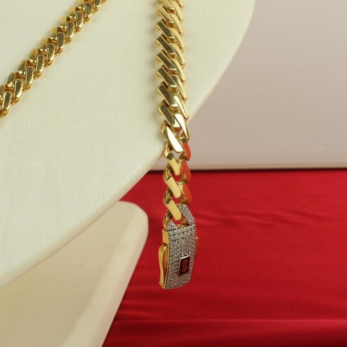 طقم ذهب عيار 18