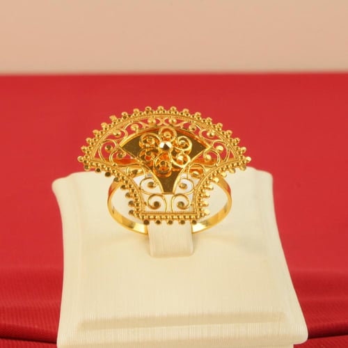 خاتم ذهب عيار 21 تصميم عصري الوزن 3.92 جم