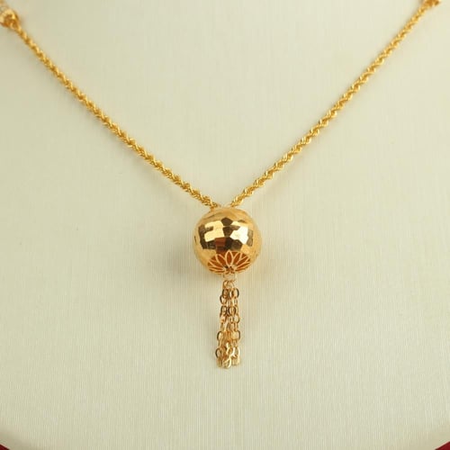 عقد ذهب عيار 21