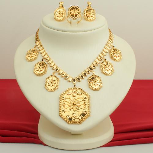 طقم ذهب عيار 21