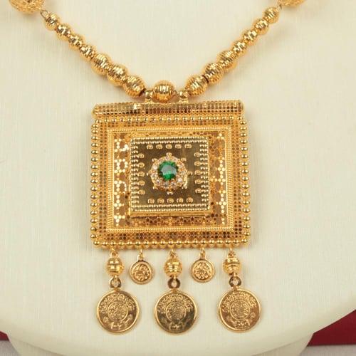 عقد ذهب عيار 21