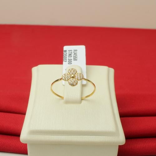18 karat gold ring