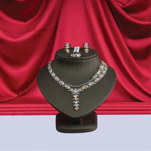 طقم ذهب ابيض عيار 18 الوزن 33.42 جم