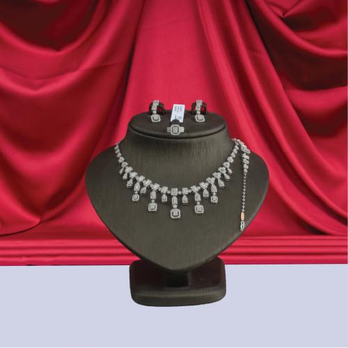 طقم ذهب ابيض عيار 18 الوزن 29.62 جم