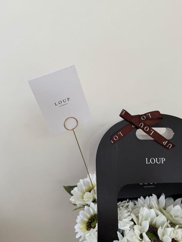 بوكس الورد من لوب - مع قلم من اختيارك