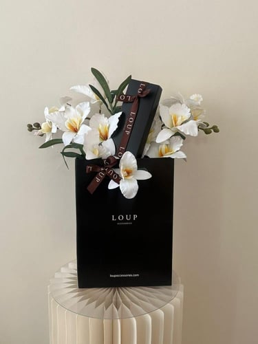 هدية ورد الاوركيد / مع قلم من اختيارك