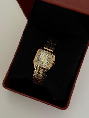 ساعة نسائية باللون الذهبي LOUISMARTI -مينا ذهبي